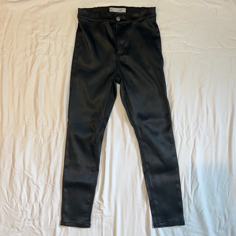 Topshop Moto Joni Jeans coated in black! 🖤